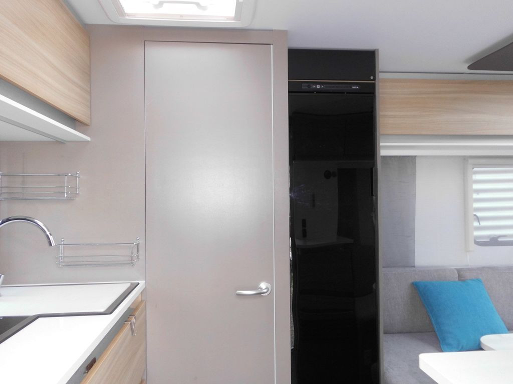 Adria Altea 4 two 362 LH El.Stützen, Markise, Mover - Caravana: foto 5 Adria Altea 4 two 362 LH El.Stützen, Markise, Mover - Caravana: foto 5