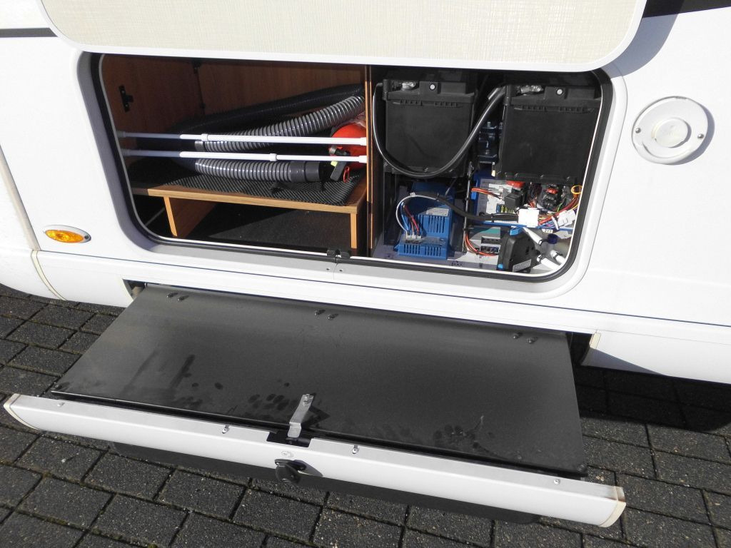 HYMER / ERIBA / HYMERCAR Tramp SL 704 Hubstützen, Solar, AHK uvm++++ - Autocaravana perfilada: foto 5 HYMER / ERIBA / HYMERCAR Tramp SL 704 Hubstützen, Solar, AHK uvm++++ - Autocaravana perfilada: foto 5