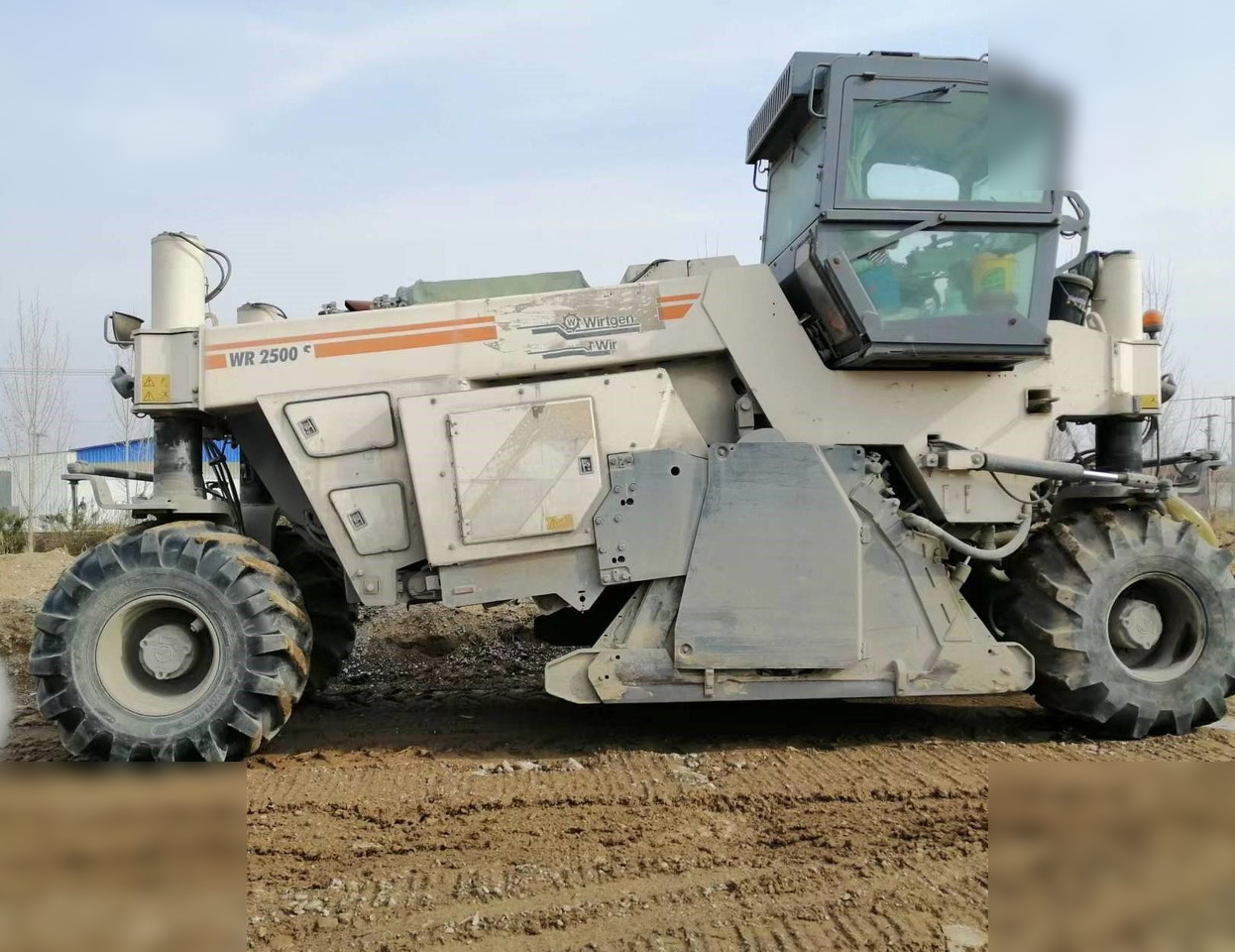 2010 WIRTGEN WR2500S - Estabilizador de suelos: foto 2 2010 WIRTGEN WR2500S - Estabilizador de suelos: foto 2
