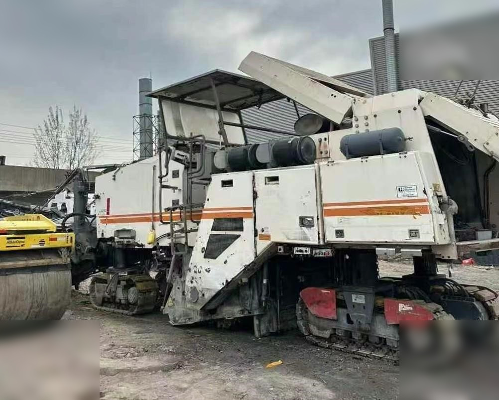 2011 WIRTGEN W2100 - Fresadora en frío: foto 1 2011 WIRTGEN W2100 - Fresadora en frío: foto 1