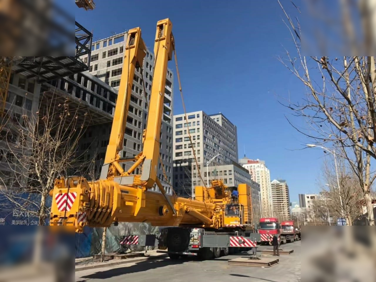 2012 LIEBHERR LTM1500-8.1 - Grúa todo terreno: foto 1 2012 LIEBHERR LTM1500-8.1 - Grúa todo terreno: foto 1