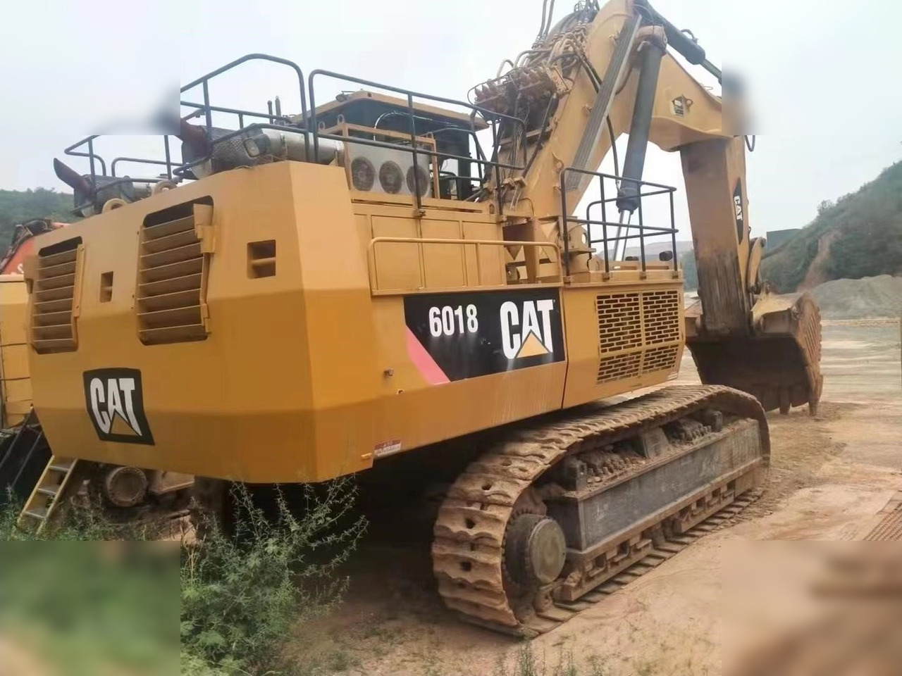 2013 CATERPILLAR 6018 - Excavadora de cadenas: foto 2 2013 CATERPILLAR 6018 - Excavadora de cadenas: foto 2