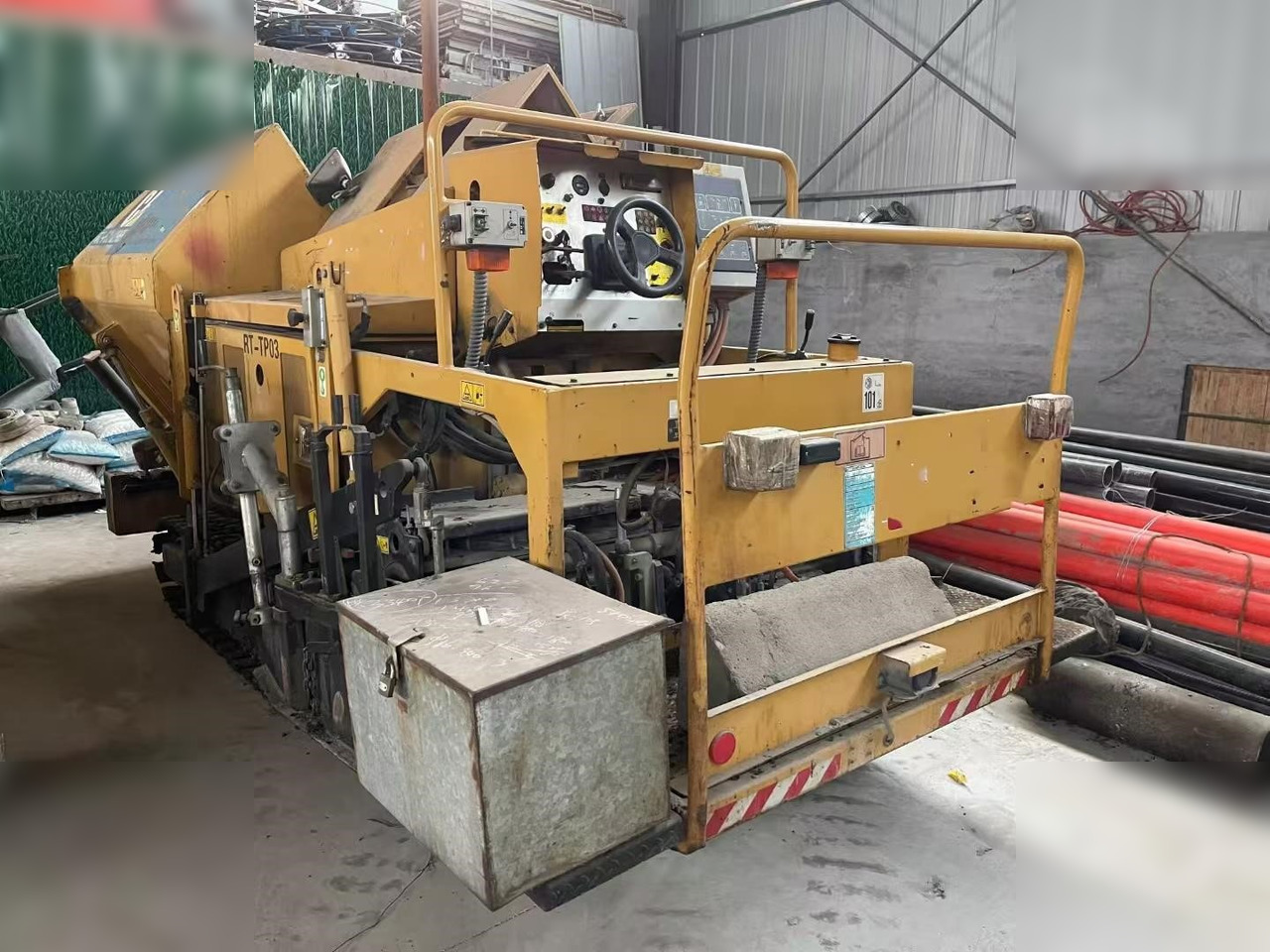 2013 CATERPILLAR AP-255E - Pavimentadora de asfalto: foto 1 2013 CATERPILLAR AP-255E - Pavimentadora de asfalto: foto 1