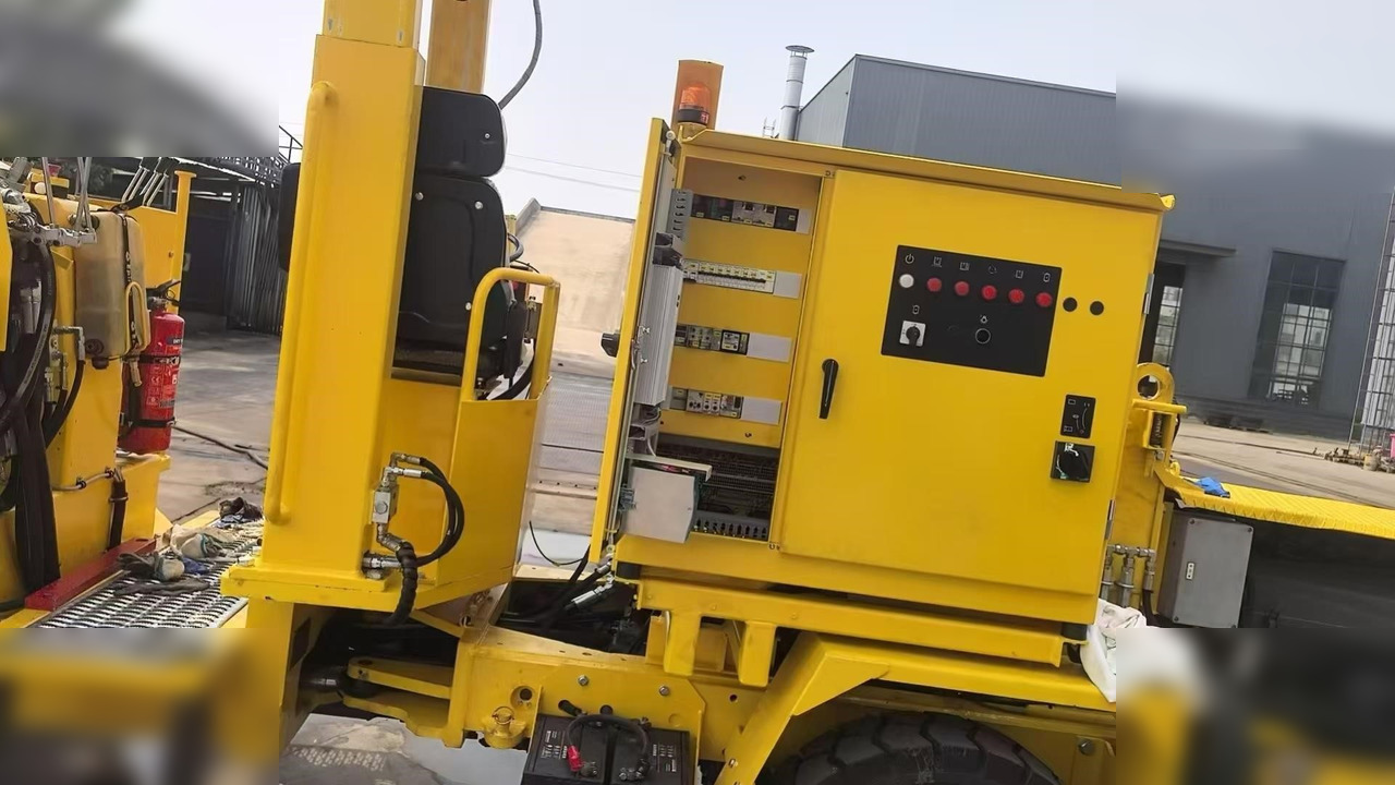 2014 ATLAS COPCO BOOMER 281 - Perforadora direccional horizontal: foto 2 2014 ATLAS COPCO BOOMER 281 - Perforadora direccional horizontal: foto 2