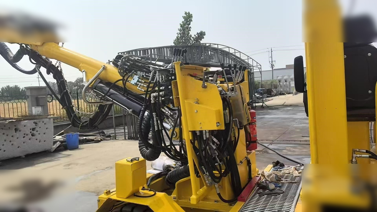 2014 ATLAS COPCO BOOMER 281 - Perforadora direccional horizontal: foto 4 2014 ATLAS COPCO BOOMER 281 - Perforadora direccional horizontal: foto 4