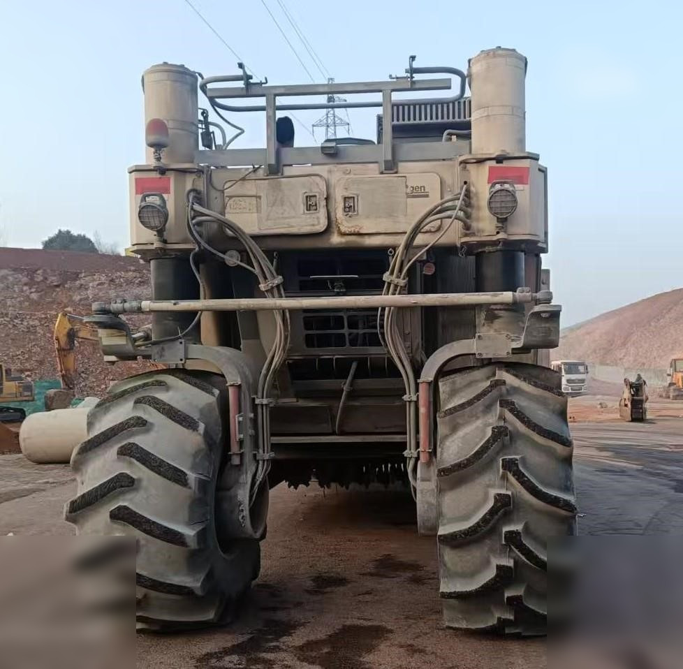 2016 WIRTGEN WR2500S - Estabilizador de suelos: foto 5 2016 WIRTGEN WR2500S - Estabilizador de suelos: foto 5