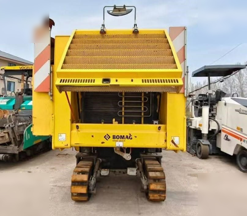 2017 BOMAG BM2000/60-2 - Fresadora en frío: foto 3 2017 BOMAG BM2000/60-2 - Fresadora en frío: foto 3