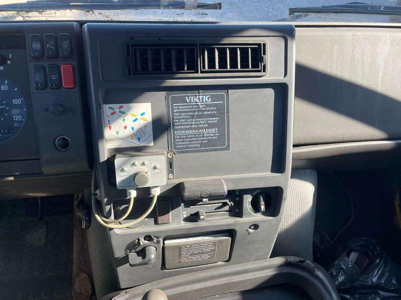 Cabeza tractora Mercedes-Benz Unimog U130 4x4: foto 18 Cabeza tractora Mercedes-Benz Unimog U130 4x4: foto 18