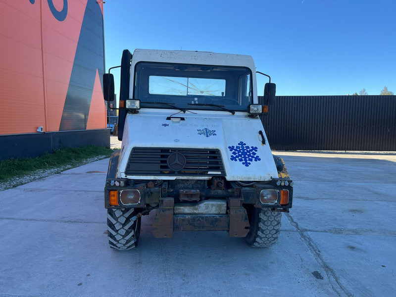 Mercedes-Benz Unimog U130 4x4 - Cabeza tractora: foto 3 Mercedes-Benz Unimog U130 4x4 - Cabeza tractora: foto 3