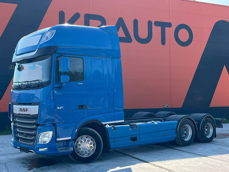 DAF XF 530 6x2 CHASSIS L=6120 mm - Camión chasis: foto 1 DAF XF 530 6x2 CHASSIS L=6120 mm - Camión chasis: foto 1