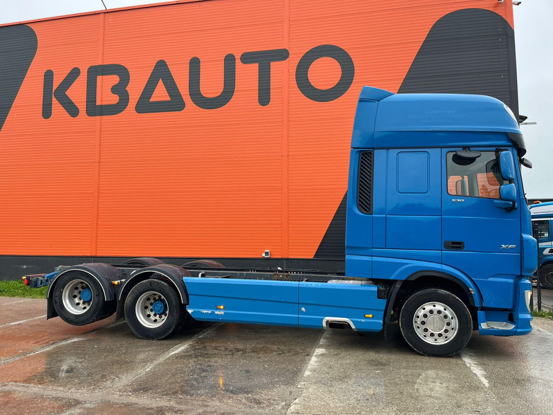 DAF XF 530 6x2 PTO / CHASSIS L=6074 mm - Camión chasis: foto 4 DAF XF 530 6x2 PTO / CHASSIS L=6074 mm - Camión chasis: foto 4