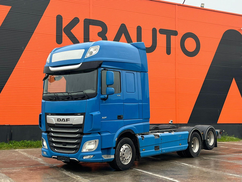 DAF XF 530 6x2 PTO / CHASSIS L=6074 mm - Camión chasis: foto 1 DAF XF 530 6x2 PTO / CHASSIS L=6074 mm - Camión chasis: foto 1