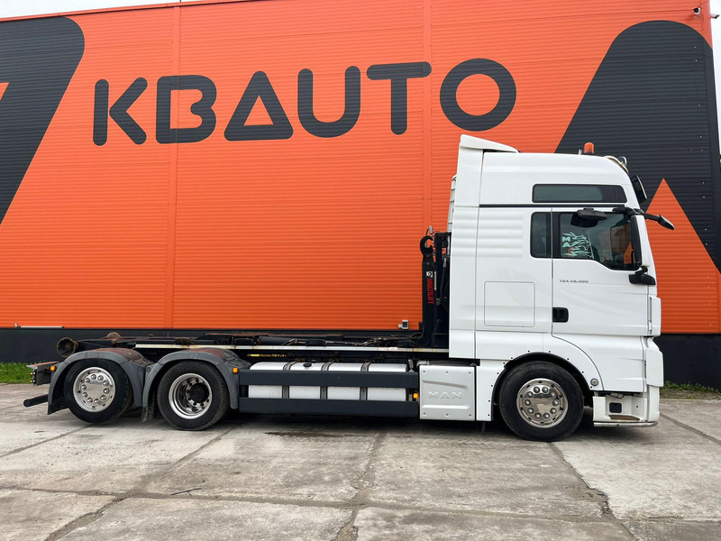 MAN TGX 26.500 6x2*4 HIAB XR 21 ton / CHASSIS L=5300 mm - Camión multibasculante: foto 4 MAN TGX 26.500 6x2*4 HIAB XR 21 ton / CHASSIS L=5300 mm - Camión multibasculante: foto 4