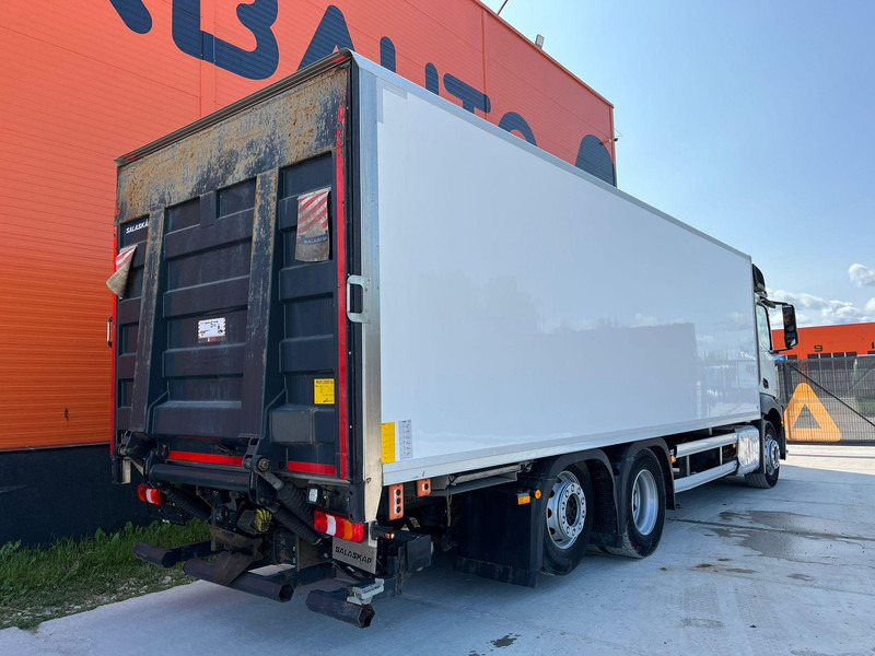 Mercedes-Benz Actros 2545 6x2 BOX L=7526 mm - Camión caja cerrada: foto 5 Mercedes-Benz Actros 2545 6x2 BOX L=7526 mm - Camión caja cerrada: foto 5