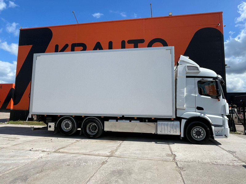 Mercedes-Benz Actros 6x2*4 BOX L=7401mm - Camión caja cerrada: foto 5 Mercedes-Benz Actros 6x2*4 BOX L=7401mm - Camión caja cerrada: foto 5