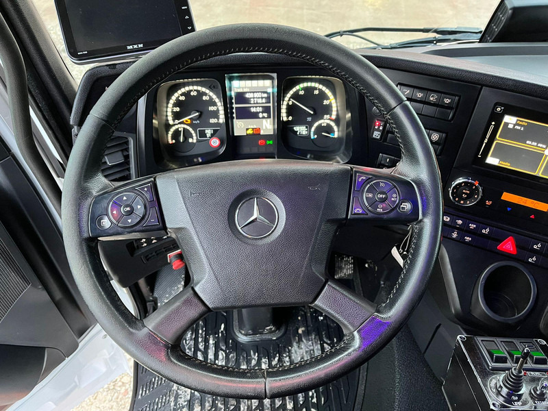 Foto del interior 2: Leasing de Mercedes-Benz Arocs 3253 8x4*4 JOAB L 24 ton / L=5750 mm / SNOW PLOW EQUIPMENT Mercedes-Benz Arocs 3253 8x4*4 JOAB L 24 ton / L=5750 mm / SNOW PLOW EQUIPMENT