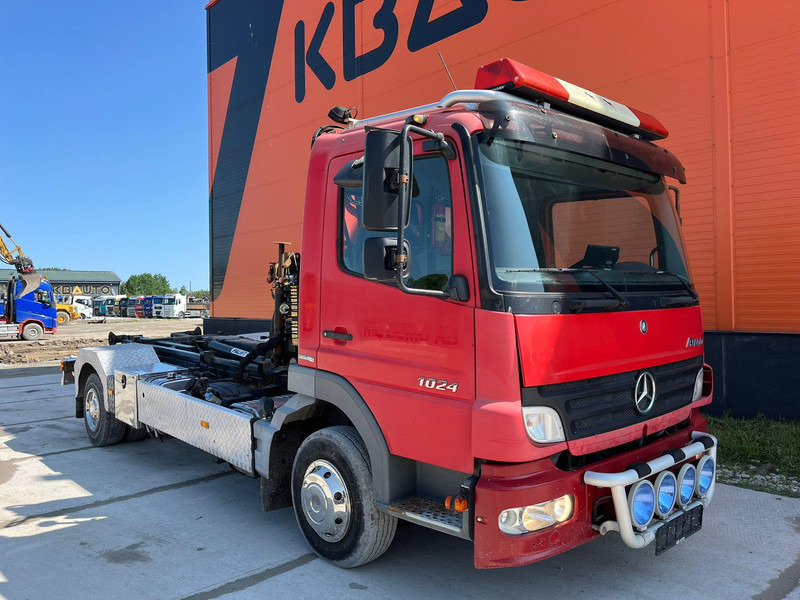 Mercedes-Benz Atego 1024 4x2 PK4100 + WINCH / HOOK LIFT L=3900 mm - Camión multibasculante, Camión grúa: foto 4 Mercedes-Benz Atego 1024 4x2 PK4100 + WINCH / HOOK LIFT L=3900 mm - Camión multibasculante, Camión grúa: foto 4