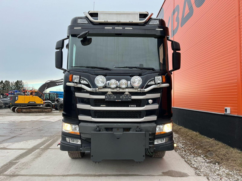 Scania R 650 8x4 FRONT PLOW EQUIPMENT / FULL STEEL / HUB REDUCTION / WEBASTO - Camión volquete: foto 4 Scania R 650 8x4 FRONT PLOW EQUIPMENT / FULL STEEL / HUB REDUCTION / WEBASTO - Camión volquete: foto 4