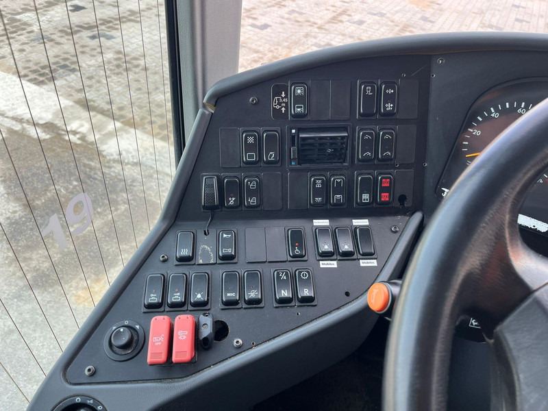 Autobús suburbano Setra S 416 UL 4x2 51 SEATS / AC / AUXILIARY HEATER / WHEELCHAIR LIFT: foto 13 Autobús suburbano Setra S 416 UL 4x2 51 SEATS / AC / AUXILIARY HEATER / WHEELCHAIR LIFT: foto 13