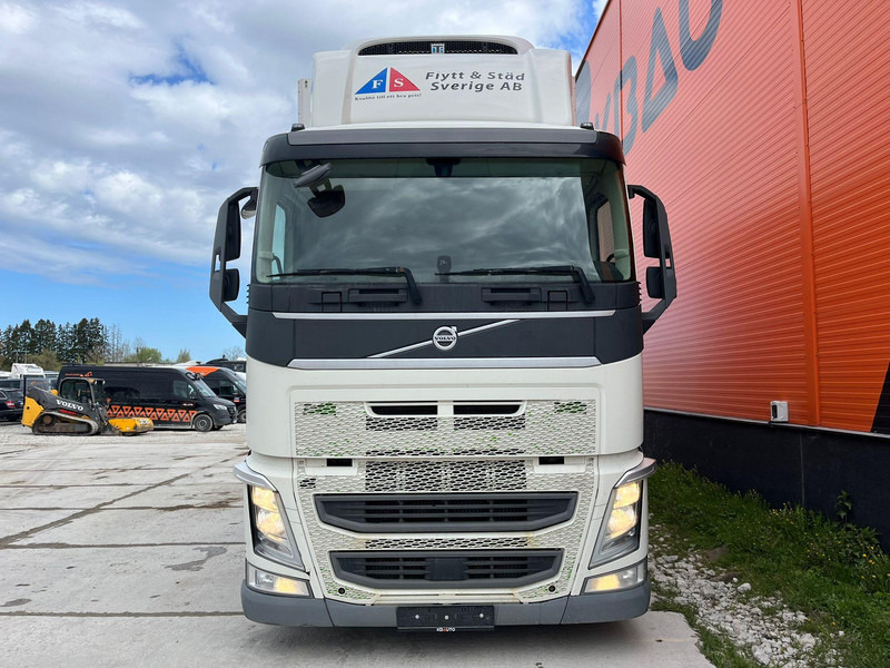 Volvo FH 460 6x2*4 FOR SALE AS CHASSIS / CHASSIS L=7400 mm - Camión chasis: foto 3 Volvo FH 460 6x2*4 FOR SALE AS CHASSIS / CHASSIS L=7400 mm - Camión chasis: foto 3