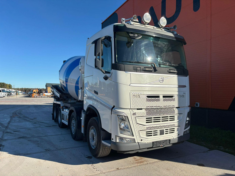 Volvo FH 500 8x4 INTERMIX 10 m3 + CHUTE / TANDEM AXLE LIFT - Camión hormigonera: foto 3 Volvo FH 500 8x4 INTERMIX 10 m3 + CHUTE / TANDEM AXLE LIFT - Camión hormigonera: foto 3