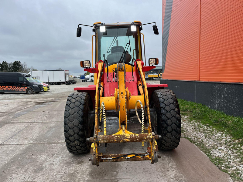 Volvo L 30 B-Z/X 4x4 AC / QUICK COUPLER / BUCKET + FORKS - Cargadora de ruedas: foto 4 Volvo L 30 B-Z/X 4x4 AC / QUICK COUPLER / BUCKET + FORKS - Cargadora de ruedas: foto 4
