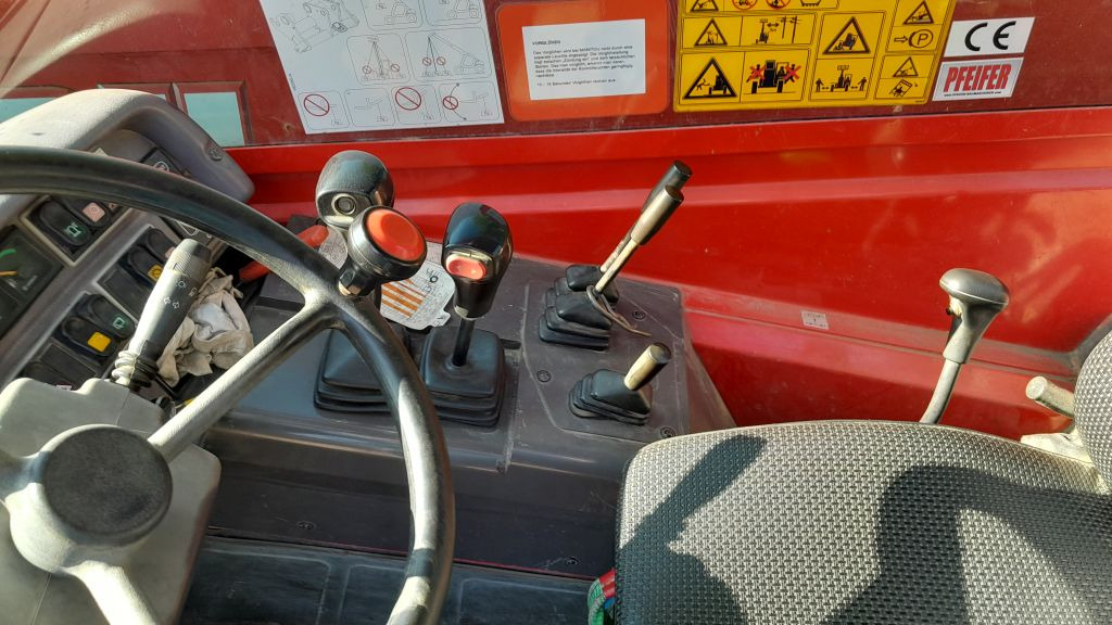 Cargadora de ruedas telescópica MANITOU MT 1235S: foto 10