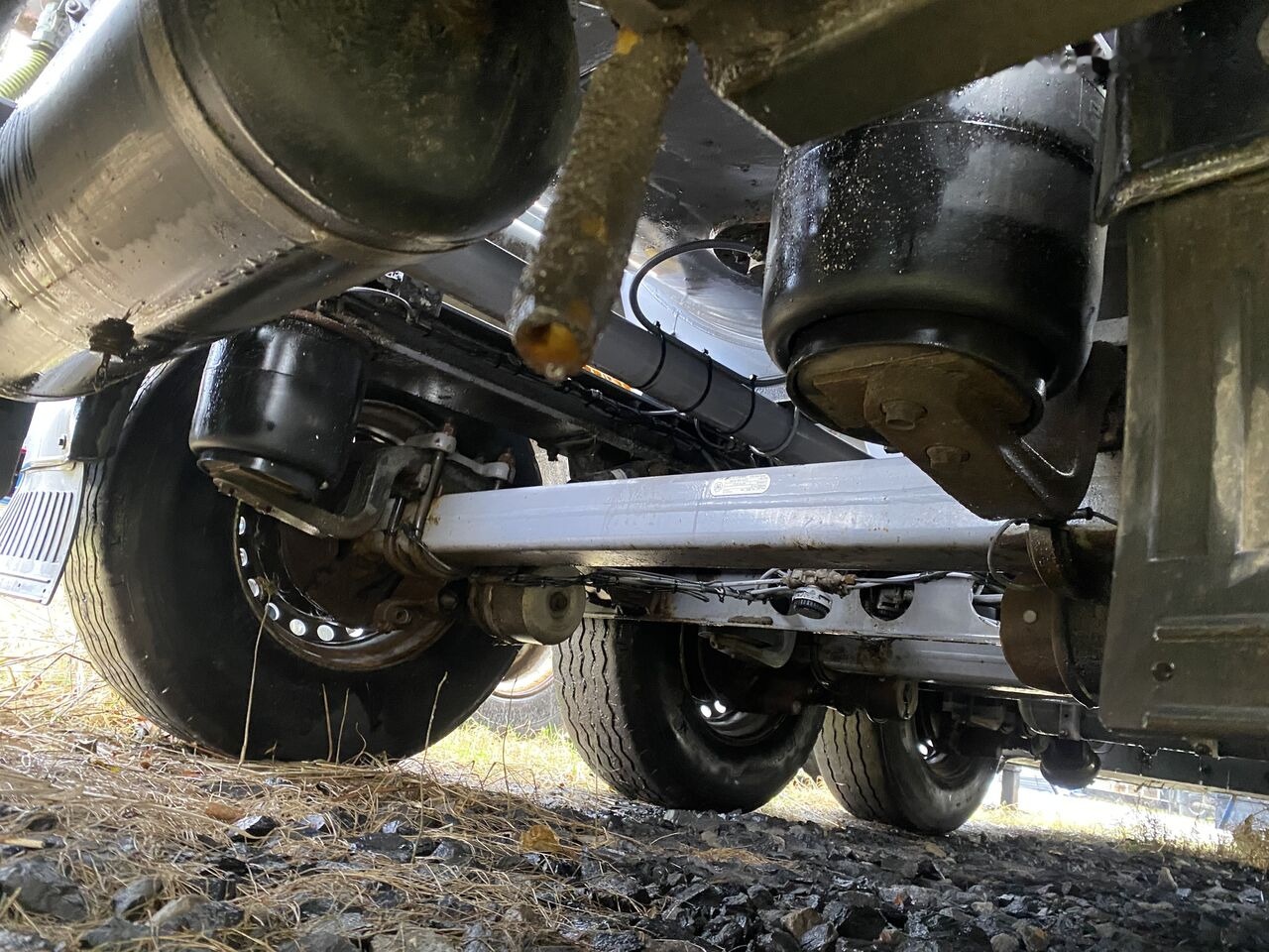 Semirremolque cisterna para transporte de combustible LAG: foto 17