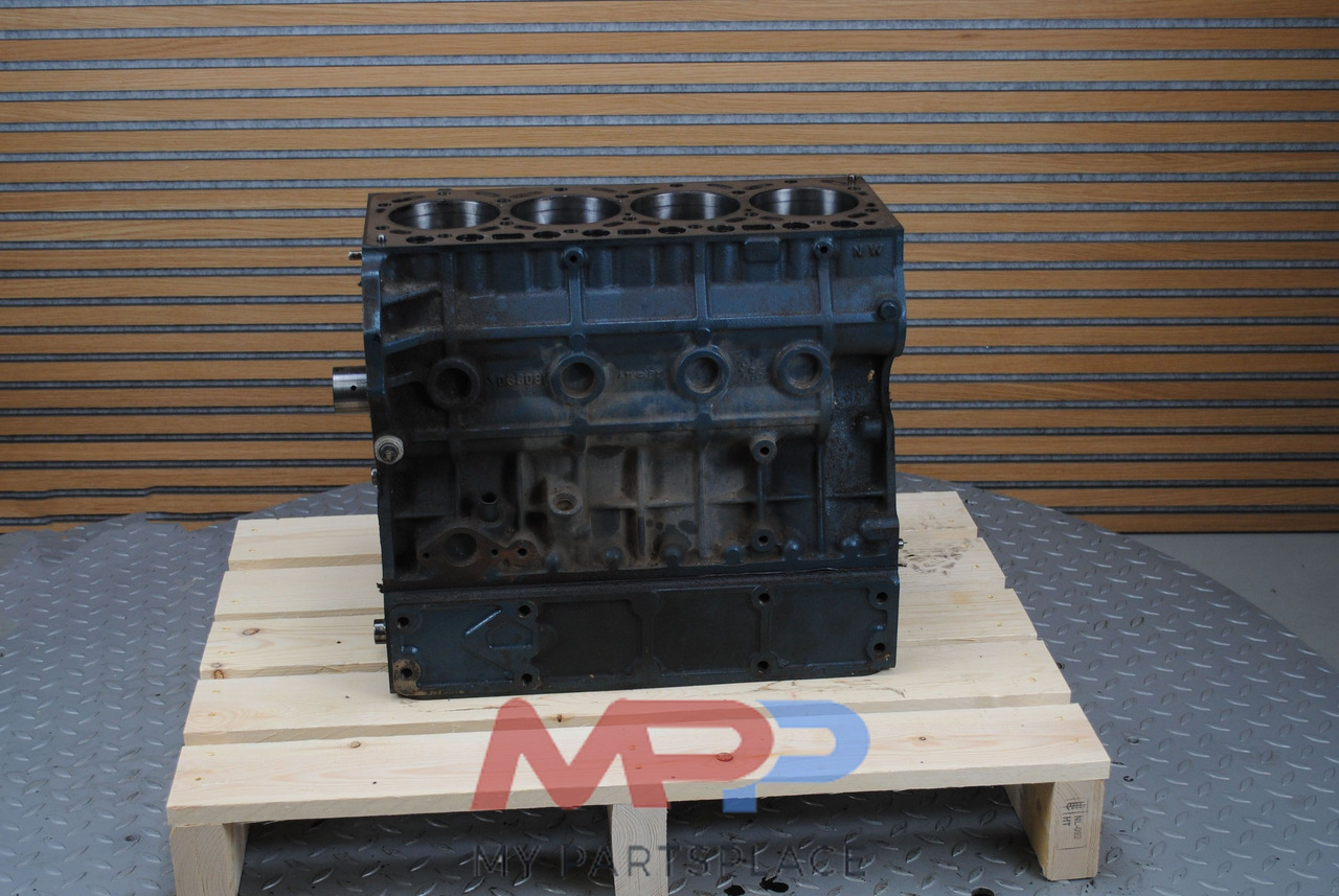 Kubota Blok Kubota V3300 - Bloque de cilindros para Maquinaria de construcción: foto 4 Kubota Blok Kubota V3300 - Bloque de cilindros para Maquinaria de construcción: foto 4