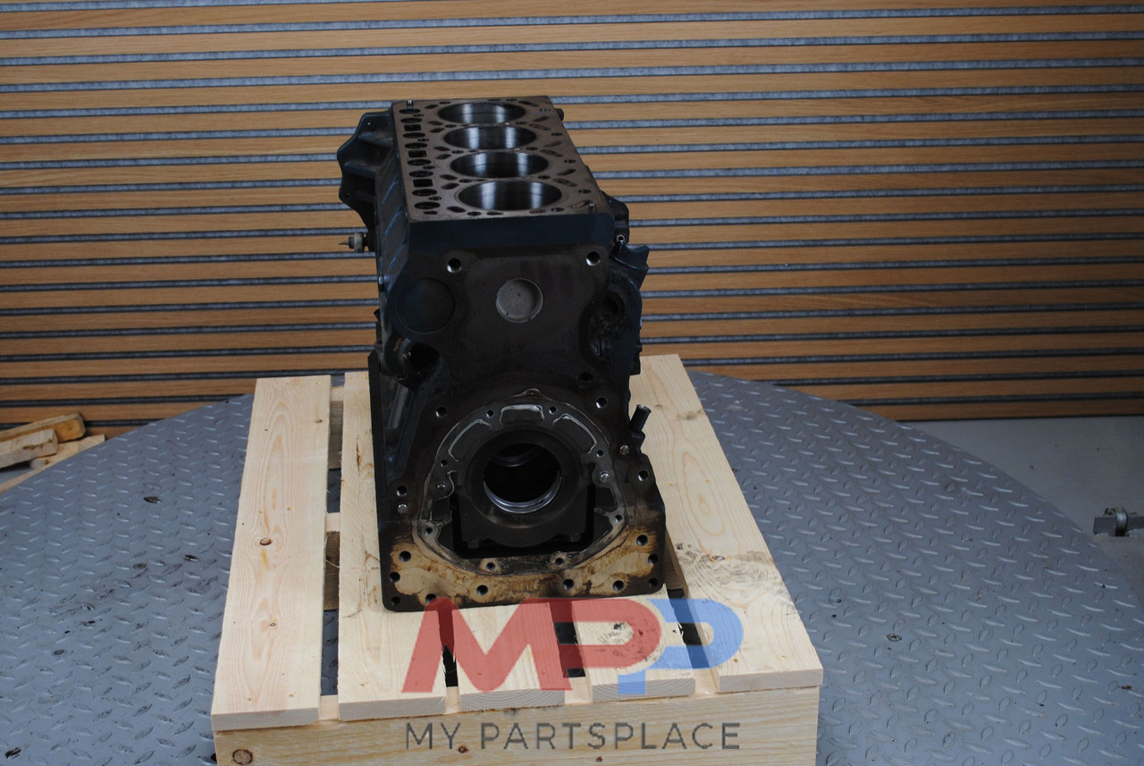 Kubota Blok Kubota V3300 - Bloque de cilindros para Maquinaria de construcción: foto 5 Kubota Blok Kubota V3300 - Bloque de cilindros para Maquinaria de construcción: foto 5