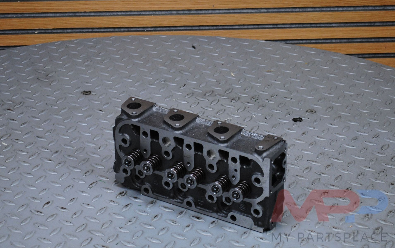 Kubota Cilinderkop Kubota D1105 - Motor: foto 1 Kubota Cilinderkop Kubota D1105 - Motor: foto 1