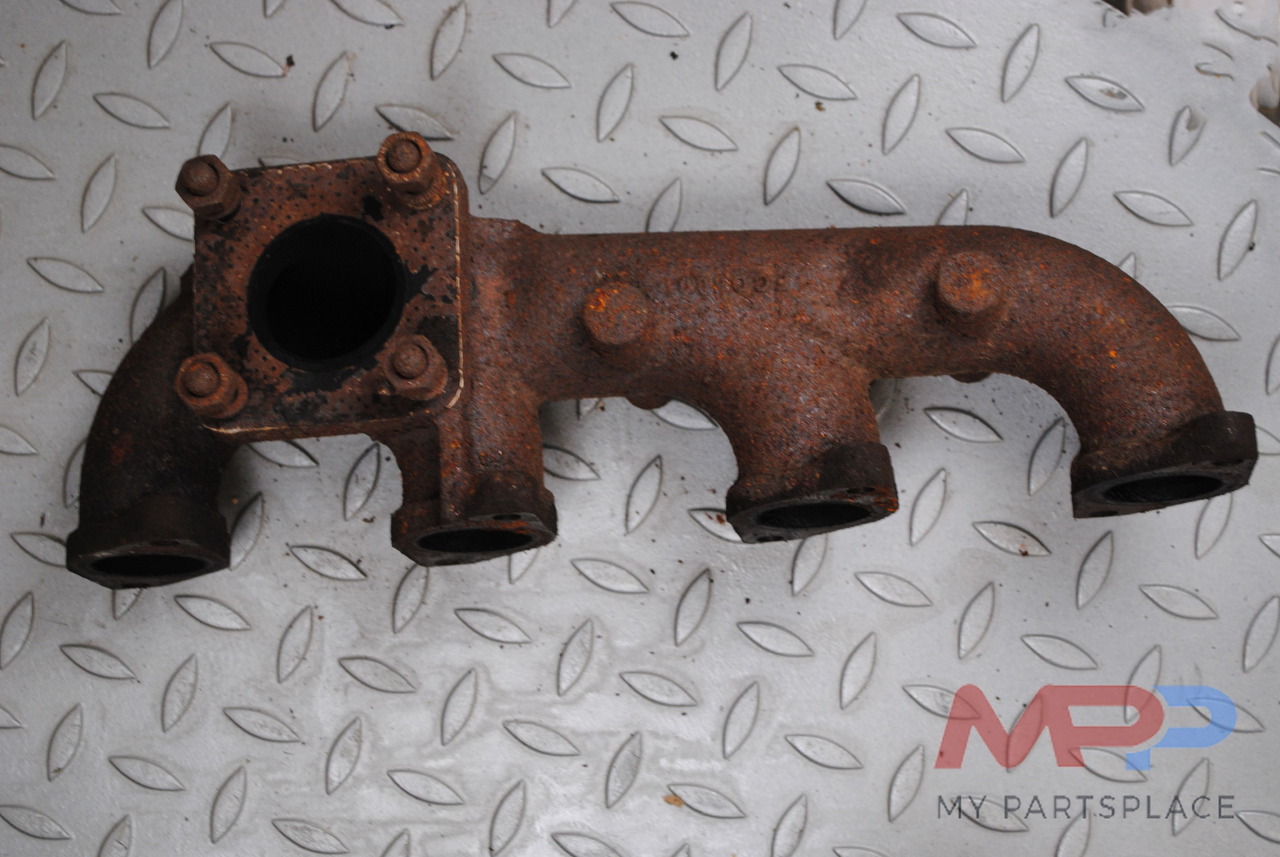 Kubota Uitlaatspruitstuk Kubota V3600 - Colector de escape para Maquinaria de construcción: foto 1 Kubota Uitlaatspruitstuk Kubota V3600 - Colector de escape para Maquinaria de construcción: foto 1