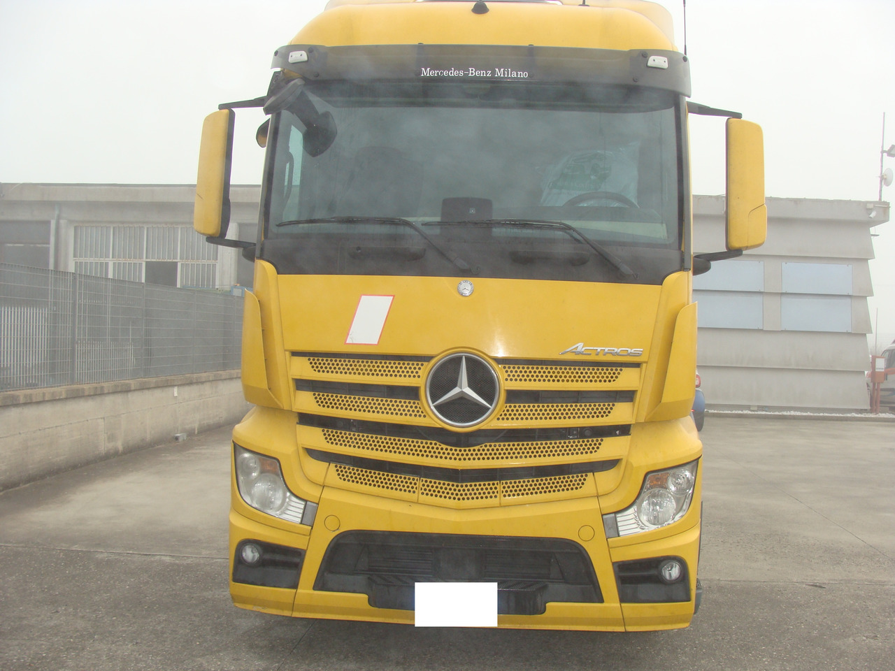 Cabeza tractora MERCEDES-BENZ 1842: foto 1