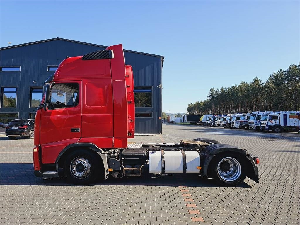 Volvo FH13 XXL MANUAL 420 EURO 5 2011 r MEGA LOW DECK - Cabeza tractora: foto 3 Volvo FH13 XXL MANUAL 420 EURO 5 2011 r MEGA LOW DECK - Cabeza tractora: foto 3