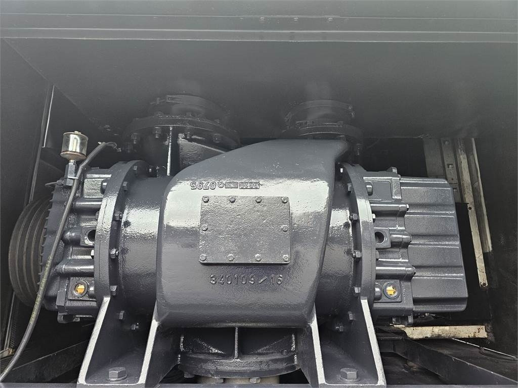 Excavadora Scania Disab Centurion P210/8 Vacuum suction loader: foto 19