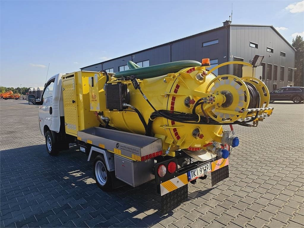Isuzu Kia on categories B COMBI WUKO FOR DUCT CLEANING 2 - Vehículo municipal: foto 5 Isuzu Kia on categories B COMBI WUKO FOR DUCT CLEANING 2 - Vehículo municipal: foto 5