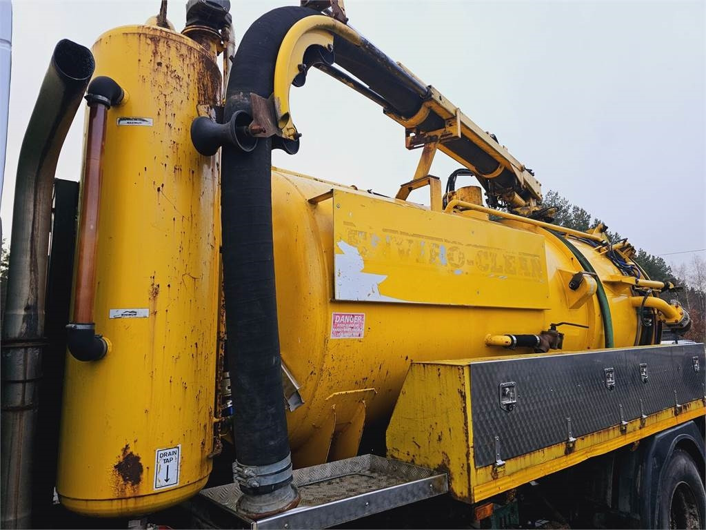 Vehículo municipal Volvo FULLER TANKERS 2008 WUKO for collecting liquid was: foto 10 Vehículo municipal Volvo FULLER TANKERS 2008 WUKO for collecting liquid was: foto 10