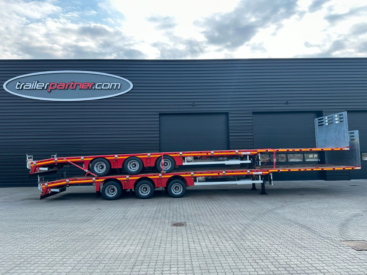 Faymonville Maxtrailer MAX 200 3 achs MEGA - Semirremolque plataforma/ Caja abierta: foto 1 Faymonville Maxtrailer MAX 200 3 achs MEGA - Semirremolque plataforma/ Caja abierta: foto 1
