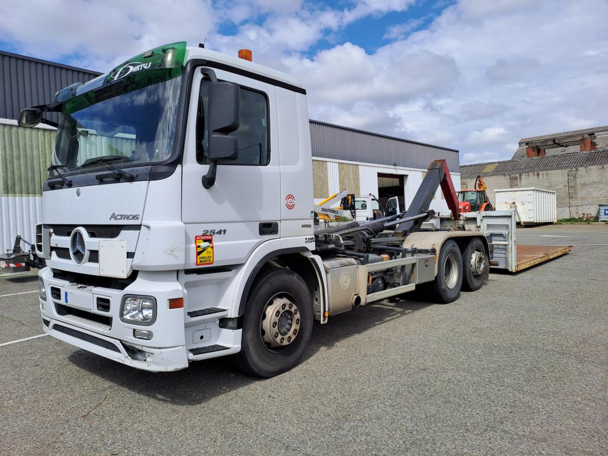 Mercedes Actros 2541 L - Camión multibasculante: foto 1 Mercedes Actros 2541 L - Camión multibasculante: foto 1