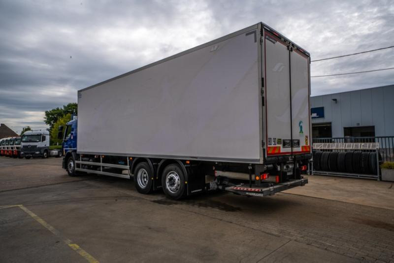 Renault D WIDE 380 DXI D WIDE 380 DXI - Camión frigorífico: foto 5 Renault D WIDE 380 DXI D WIDE 380 DXI - Camión frigorífico: foto 5