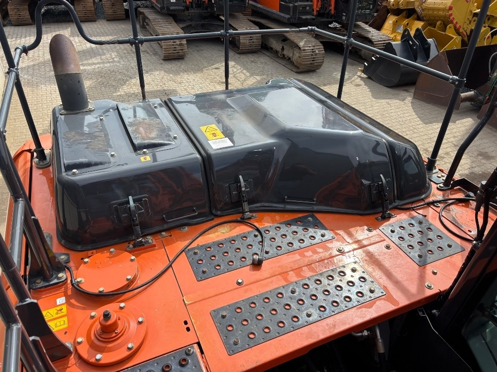 Excavadora de cadenas Hitachi ZX 210 LC-6 - ZX210: foto 29