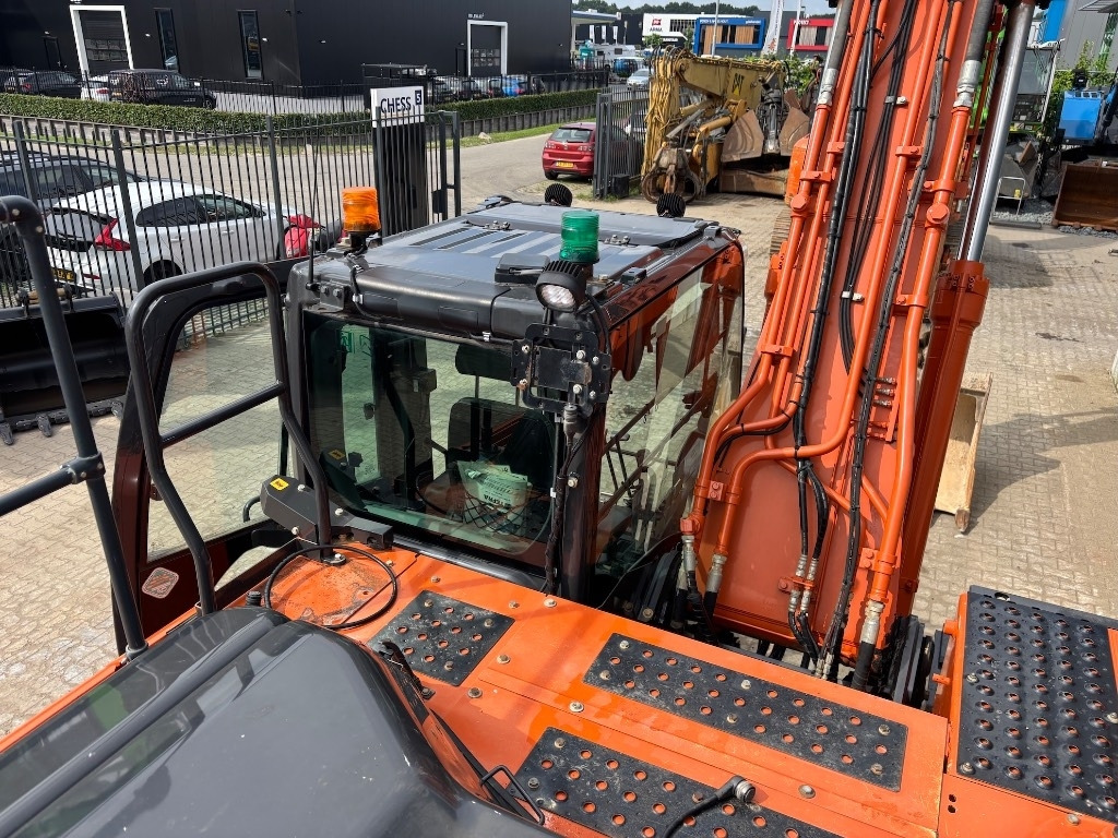 Excavadora de cadenas Hitachi ZX 210 LC-6 - ZX210: foto 31