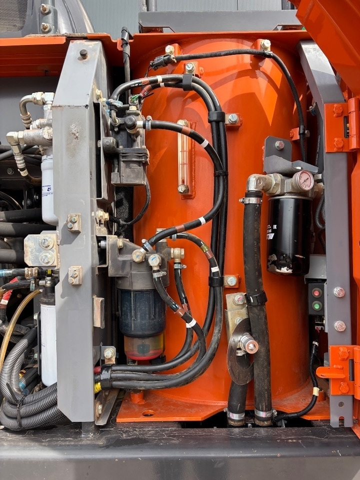 Excavadora de cadenas Hitachi ZX 210 LC-6 - ZX210: foto 23