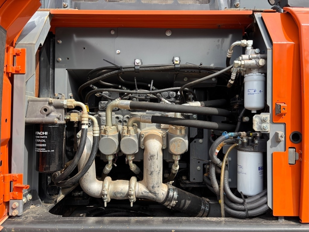 Excavadora de cadenas Hitachi ZX 210 LC-6 - ZX210: foto 22
