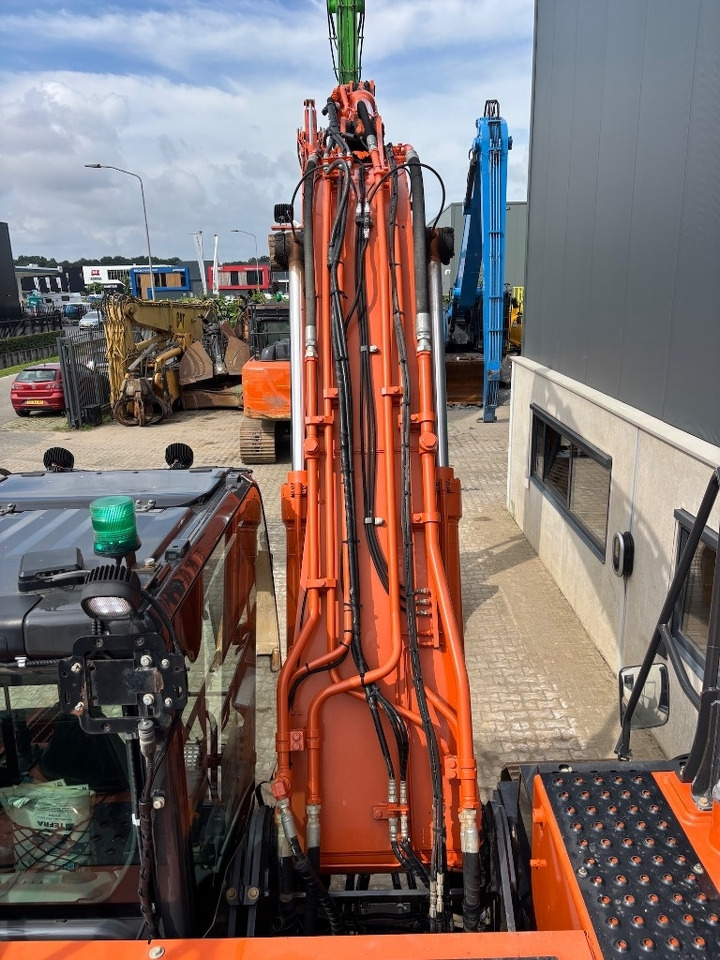 Excavadora de cadenas Hitachi ZX 210 LC-6 - ZX210: foto 32