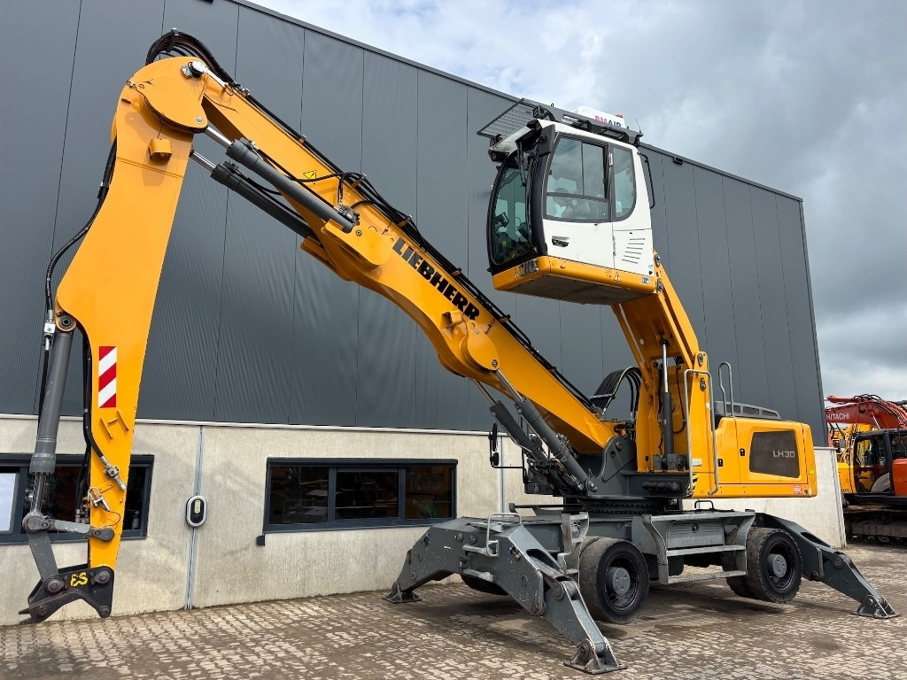 Liebherr LH 30 M - LH 35 M - LH 26 M - Manipulador de materiales: foto 1 Liebherr LH 30 M - LH 35 M - LH 26 M - Manipulador de materiales: foto 1