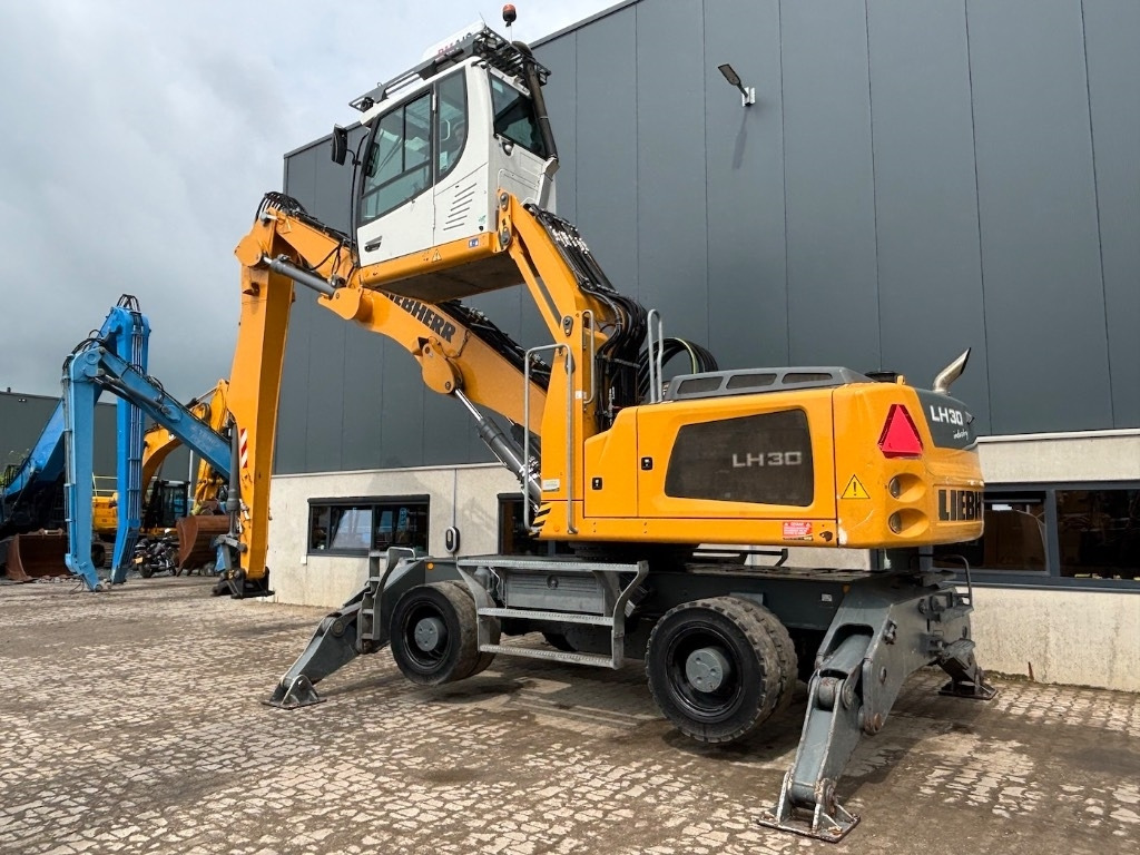 Liebherr LH 30 M - LH 35 M - LH 26 M - Manipulador de materiales: foto 2 Liebherr LH 30 M - LH 35 M - LH 26 M - Manipulador de materiales: foto 2
