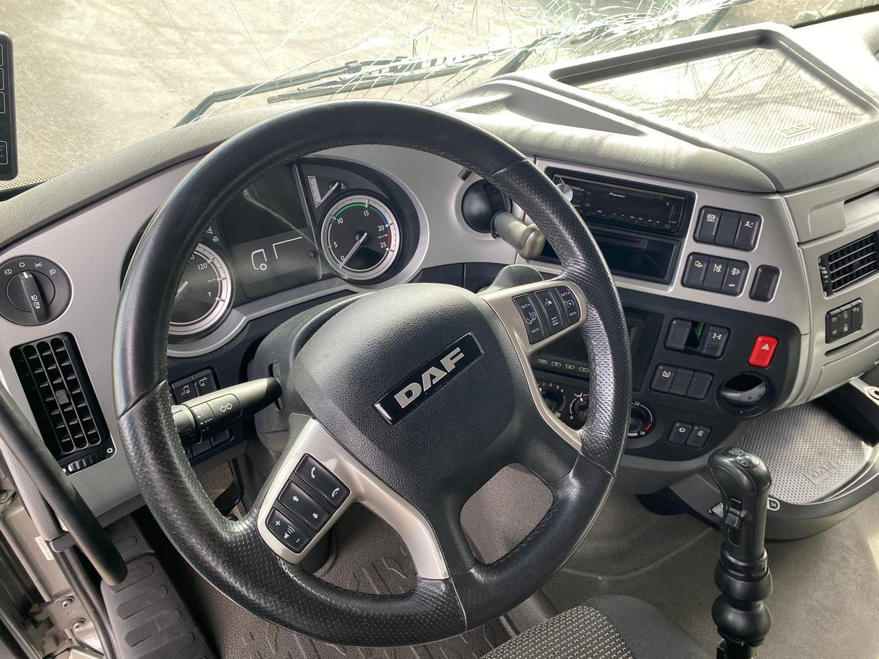 DAF XF 510 Super Space Cab - Cabeza tractora: foto 5 DAF XF 510 Super Space Cab - Cabeza tractora: foto 5