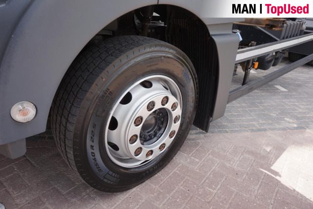 MAN TGX 26.510 6X2-4 LL / BDF / Lift-Axle / Euro 6 - Camión portacontenedore/ Intercambiable: foto 4 MAN TGX 26.510 6X2-4 LL / BDF / Lift-Axle / Euro 6 - Camión portacontenedore/ Intercambiable: foto 4