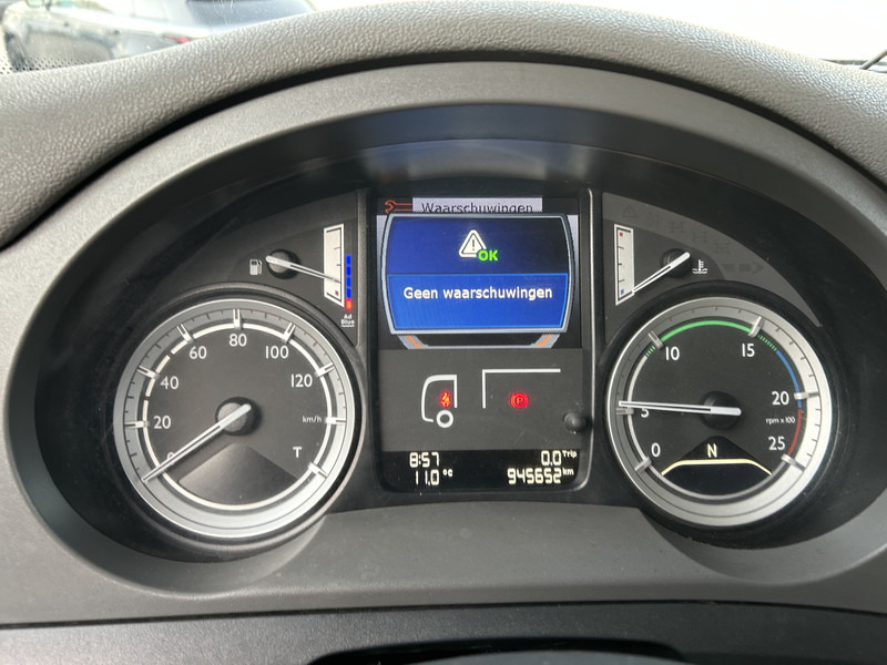 DAF CF 400 FT Space Cab / 945 dkm / Smart Tacho V2 / Stand Airco / APK TUV 01-26 - Cabeza tractora: foto 4 DAF CF 400 FT Space Cab / 945 dkm / Smart Tacho V2 / Stand Airco / APK TUV 01-26 - Cabeza tractora: foto 4